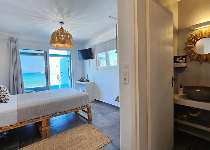 Blu Intenso Boathouse *