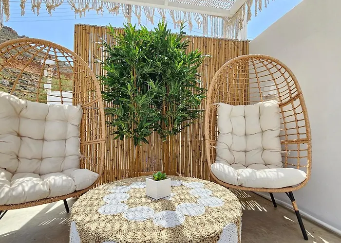 Blu Intenso Boathouse